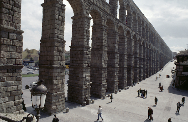Segovia aqueduct day trips from Madrid